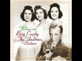 Santa Claus Is Comin' To Town - Bing Crosby & The Andrews Sisters (1943)