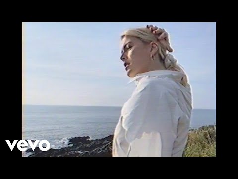 Mathilda Homer - Do You Want to Know a Secret (Official Video)