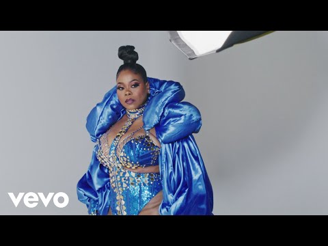 Nadia Batson, Travis World - Body Banging