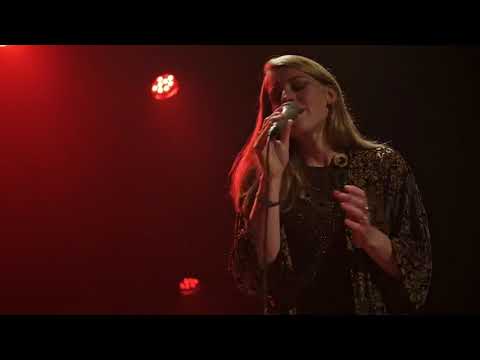 Anna-Marlene Bicking - Love can move mountains (live cover)