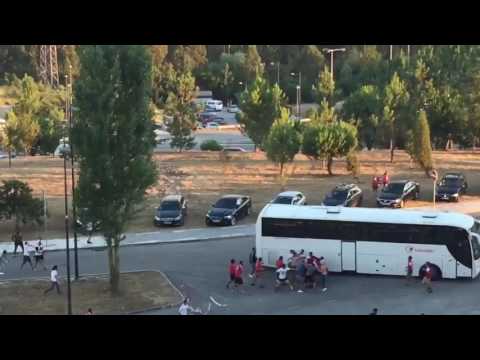 Pancadaria entre adeptos do Benfica e do Braga - Supertaça 2016