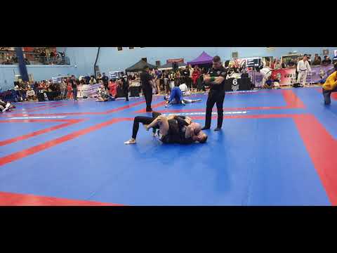 LONDON WARRIORS BJJ 2019 NOGI FINAL GOLD 1ST TIME BLUE BELT REAR CHOKE SUBMISSION BODY TRIANGLE
