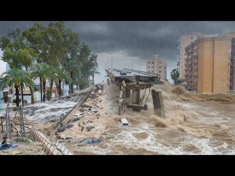 8 minutes ago, Chaos in Spain! Flash Floods in Murcia and Alicante Turn Roads into Rivers.