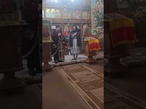 Biserica Ortodoxa Cosniciu de Jos. Pop Crina Colindă.