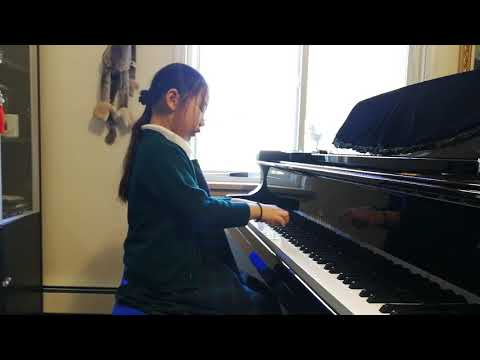 Elizabeth Chen 8years plays John Peels - YouTube