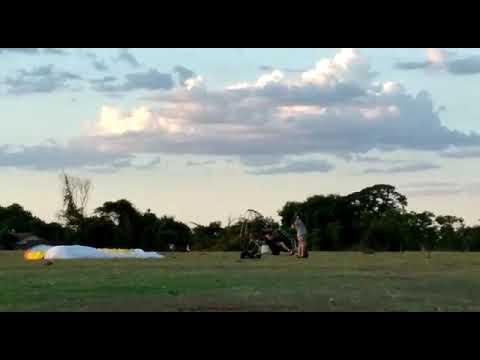 decolagem e pouso de paratrike com o instrutor Marcelo Glider (1)