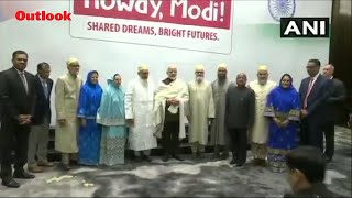 PM Modi Meets Kashmiri Pandits, Sikhs, Dawoodi Bohras In Houston