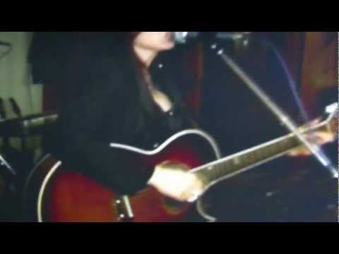 Irena Vrčkovnik: NE ČAKAJ NA MAJ (v živo)