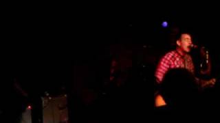 Ted Leo and the Pharmacists - Even Heroes Have To Die (live in Cleveland)