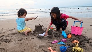 Download lagu Bermain Pasir dan Bermain Ombak di Pantai Pangandaran - Liburan di Pangandaran mp3 Download lagu Bermain Pasir dan Bermain Ombak di Pantai Pangandaran - Liburan di Pangandaran mp3