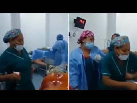 Pacientja e zhveshur në sallë, ajo që bëjnë mjekët para operimit është shokuese