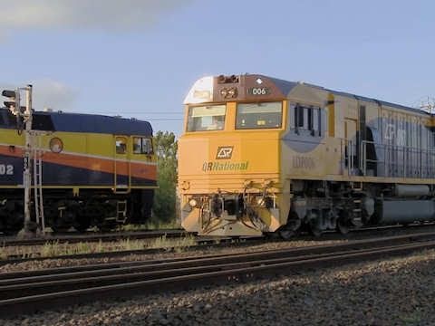 Five locomotives, 22000Hp! QRN service 3BM7 with delivery run of new locomotives - PoathTV