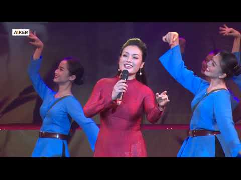 CÔ DÂN QUÂN LÀNG ĐỎ