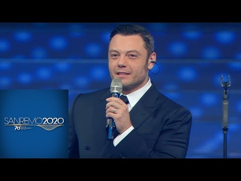 Sanremo 2020 - Tiziano Ferro canta "Alla mia età"