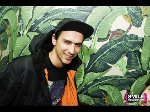 Boys Noize - Thomas (PUZIQUe)