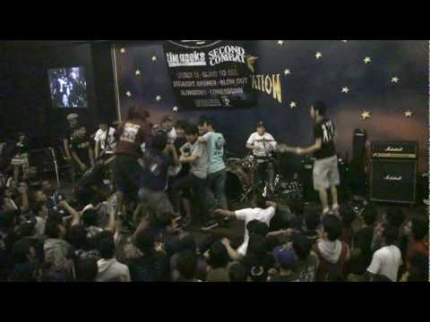 The Geeks - Intro + Open Your Eyes LIVE in Bandung,Indonesia