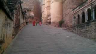 preview picture of video 'Mehrangarh Fort, located in Jodhpur city in Rajasthan'