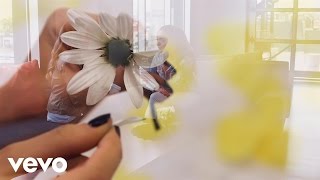 He's Just Not That into You Music Video