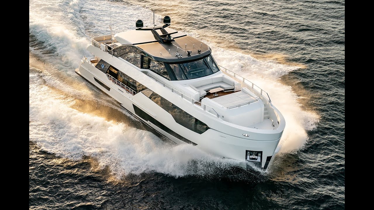 Обзор Ocean Alexander 90R от журнала Yachting Magazine