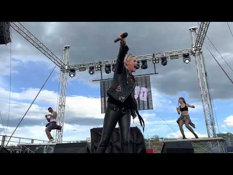 Party 90 Nathalie Aarts (The Soundlovers) - Surrender