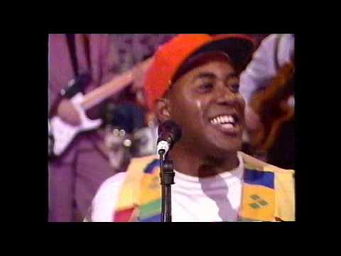 The Calypso Twins - World Party Live on Saturday Night (Sky)