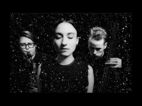 LUCIA CADOTSCH   :   Strange Fruit