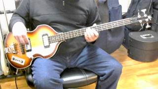 Video thumbnail for Review: Rogue VB100 Beatle Bass by bass6300
