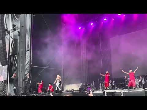 Gwen Stefani - Hey Baby (Prague; 2023/06/21)