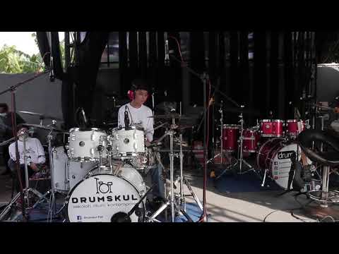 Takashi Tsuruno - Kimi Dake O Mamoritai (live perform at Zeito cafe) by Hugo