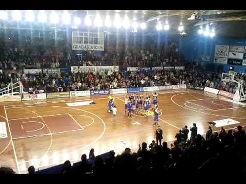 La afición de Palencia despide a su equipo con una ovación