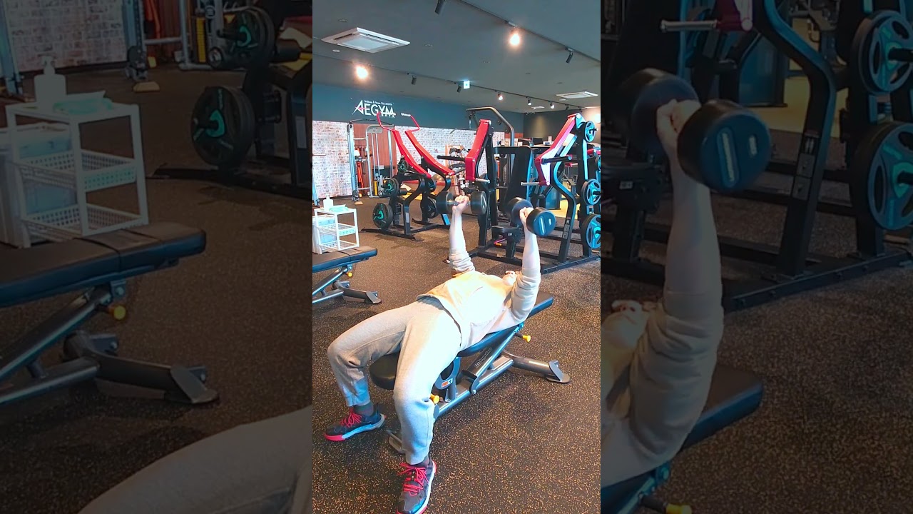 ダンベルで胸を鍛える！ダンベルプレスのやり方解説【佐野市の24時間ジム：AEGYM】 #筋トレ #胸トレ #ダンベルプレス
