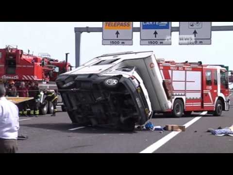 SCHIANTO FATALE SULLA A 27