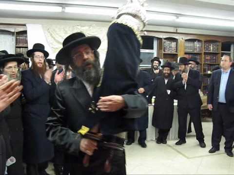 Lalover Hachnosas Sefer Torah