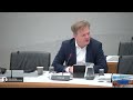 VVD'er weet TOTAAL NIET hoe hij een probleem moet oplossen: "Ik wil dit vragen aan het kabinet.."