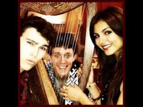 Bruno Mars Medley Karaoke (Victoria Justice and Max Schneider)