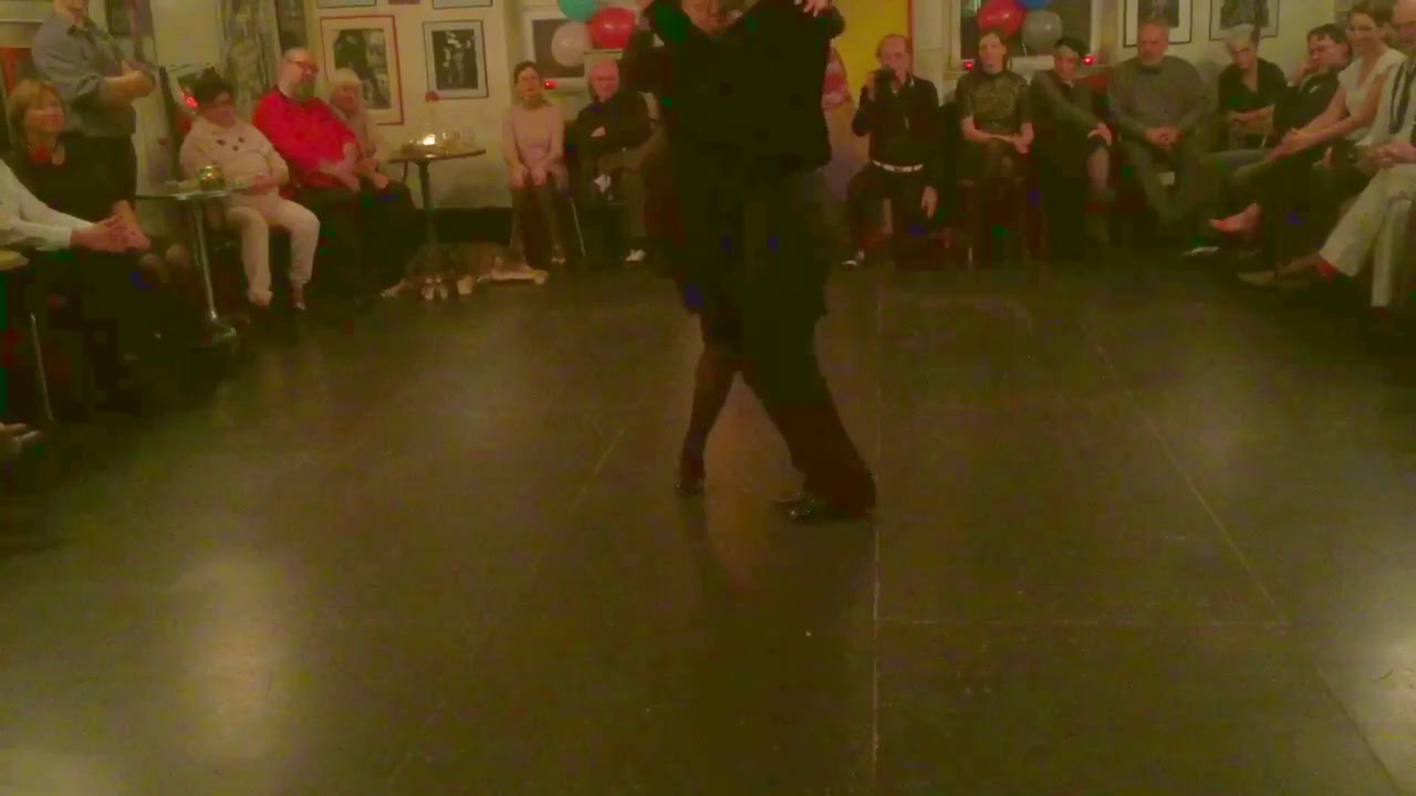 Ezequiel Paludi y Geraldin Rojas bailan un tango "Madame Ivonne" de Ricardo Tanturi