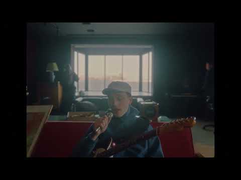 Max Pope - borderline (visualiser)