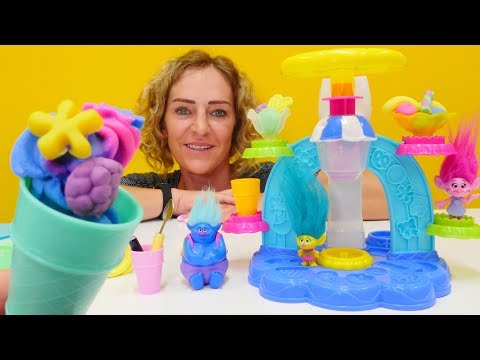 PlayDoh Video - Spielspaß mit den Trolls - Unsere neue Eismaschine