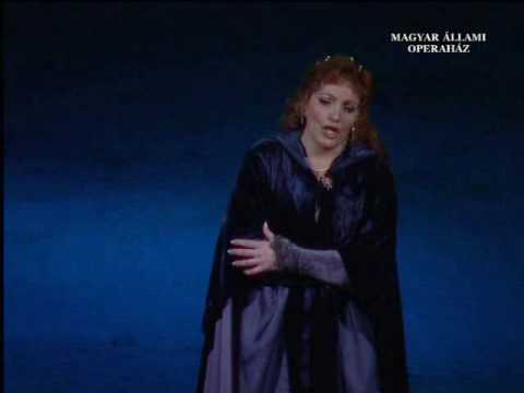 Verdi: Il trovatore - D'amor sull'ali rosee (Eszter Sümegi)