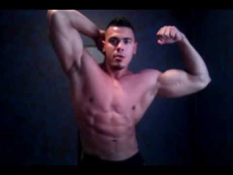 190lb 20 year old bodybuilder posing