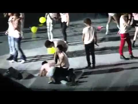 100821 - Fancam SMT - KyuHyun and Changmin - SM Town Concert 2010 in Seoul