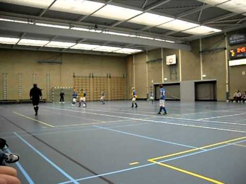 Schoolvoetbal dec. 2010 b