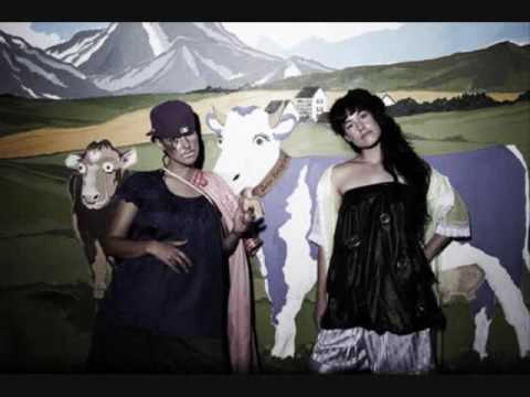 Cocorosie Live In Paris (Great Quality) 'Turn Me On'