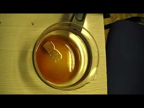 Kávéban olvadó kockacukor gyorsítva / Sugar melting in coffee time lapse