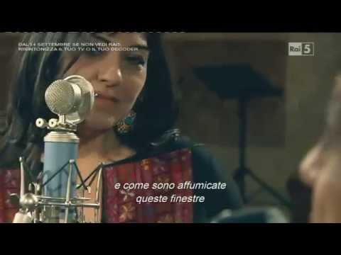 Enzo Avitabile con la cantante palestinese Amal Murkus