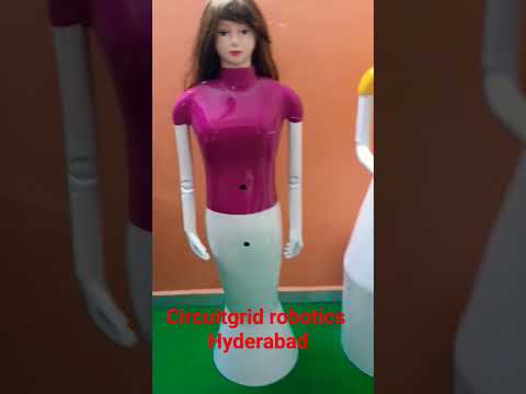 Human welcoming service robot