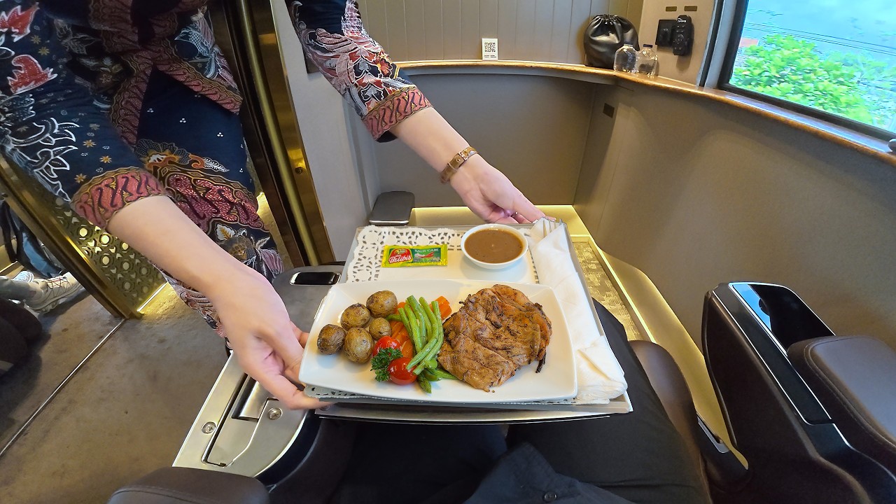 $128 Most Luxurious Train Suite Experience