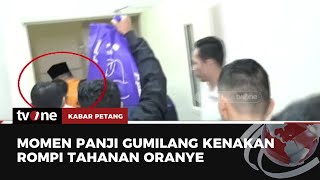Download lagu Panji Gumilang Caught on Camera Wearing Prisoner Uniform After Questioning | Kabar Petang tvOne mp3