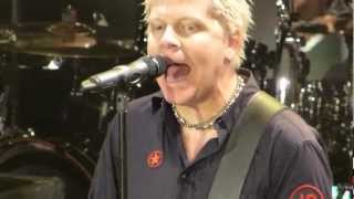 The Offspring plays &#39;IGNITION&#39; - 09 - No Hero