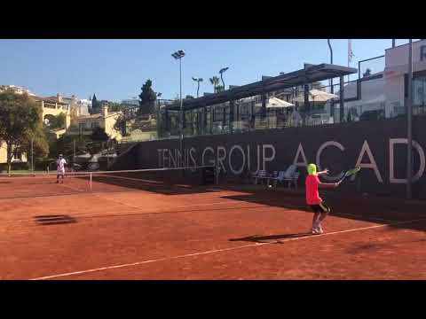 María Berlanga y Julius Erdmann entrenando